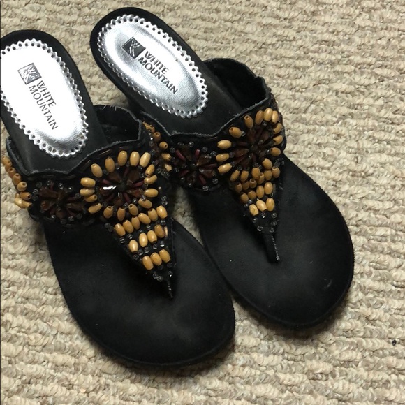white mountain thong sandals